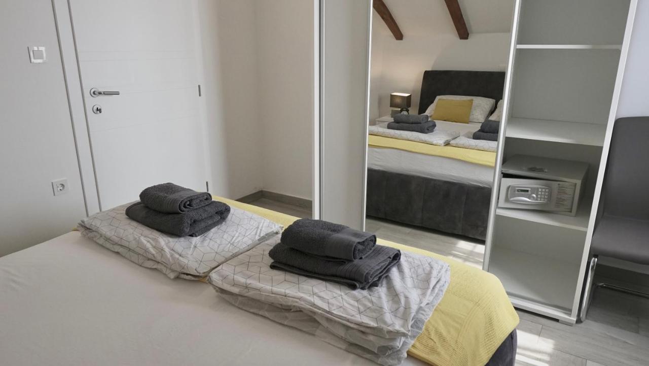 Apartments Bestak Krk Town Kültér fotó